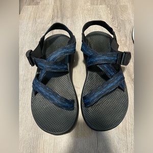 Mens Chacos Size 10 Blue And Black Hiking Sandal